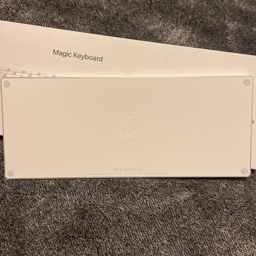 Apple Magic Keyboard - White